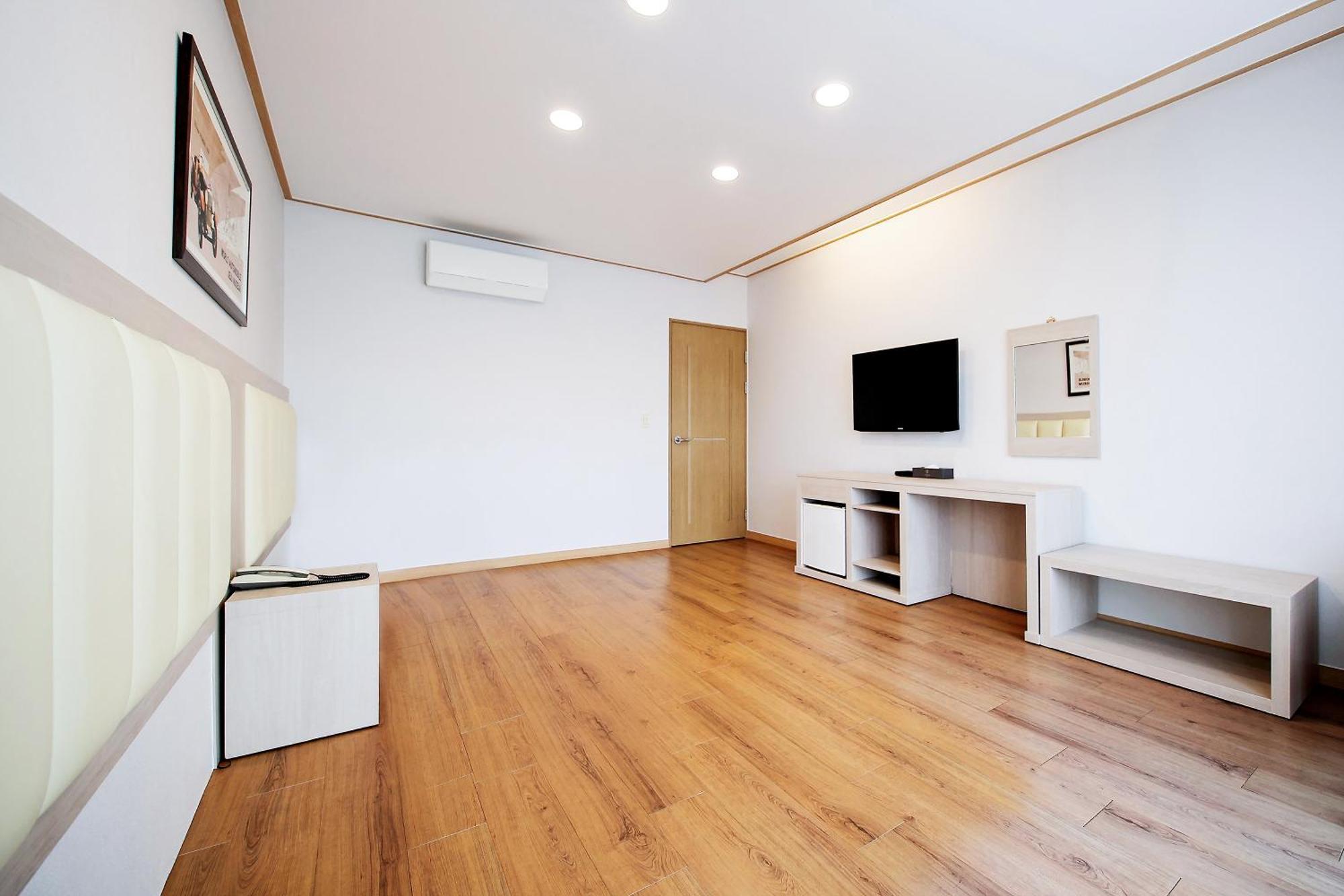 Shin Shin Hotel Jeju City Экстерьер фото