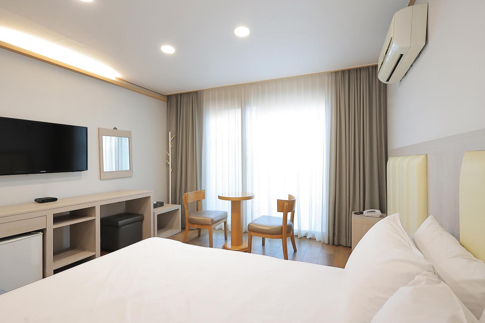 Shin Shin Hotel Jeju City Экстерьер фото